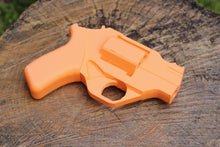 Load image into Gallery viewer, Snubnosed Rhino Revolver Replica - Tom Clancy's The Division Video Game Prop - Chiappa Rhino 20DS - Action Thriller - Toy Gun Firearm Cosplay