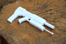 Load image into Gallery viewer, 1:3 Scale M95A1 Phased Plasma Rifle Miniature Replica - 40 Watt Gun Prop - Science Fiction