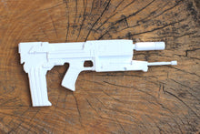 Load image into Gallery viewer, 1:3 Scale M95A1 Phased Plasma Rifle Miniature Replica - 40 Watt Gun Prop - Science Fiction