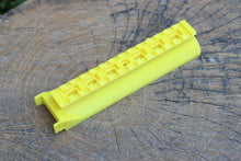 Load image into Gallery viewer, Blasters3D Bottom Picatinny Rail (14-Slots) Battery Cover for SplatRBall SRB400 Gel Blaster - Clip On Replacement Performance Mod - No Tools Required