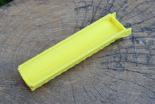 Load image into Gallery viewer, Blasters3D Bottom Picatinny Rail (14-Slots) Battery Cover for SplatRBall SRB400 Gel Blaster - Clip On Replacement Performance Mod - No Tools Required